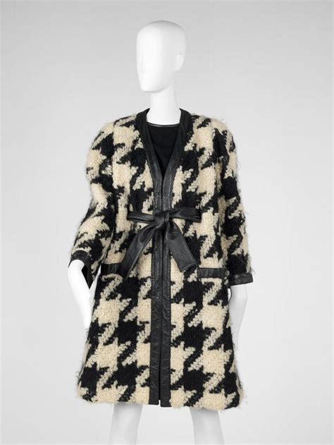 The Origins and Influence Houndstooth in Fashion – ArtRKL